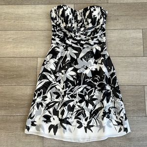 WHBM White House Black Market Strapless Cocktail Pinup Dress 6 Black Floral